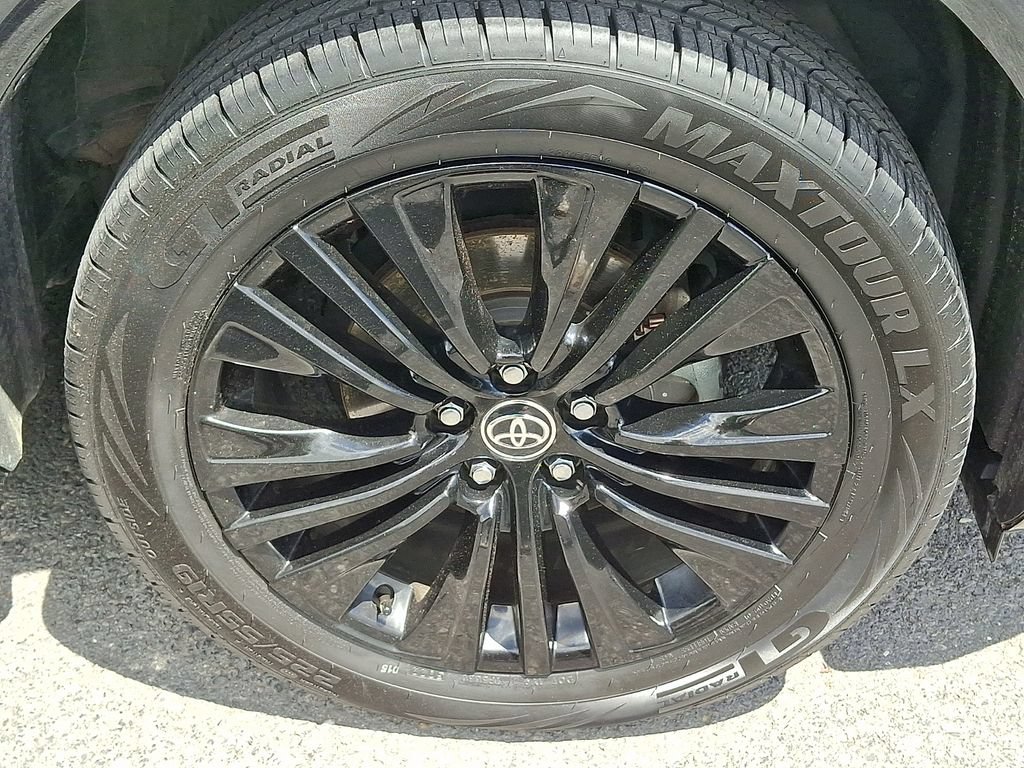 Used 2023 Toyota Venza Nightshade AWD/4WD image 10