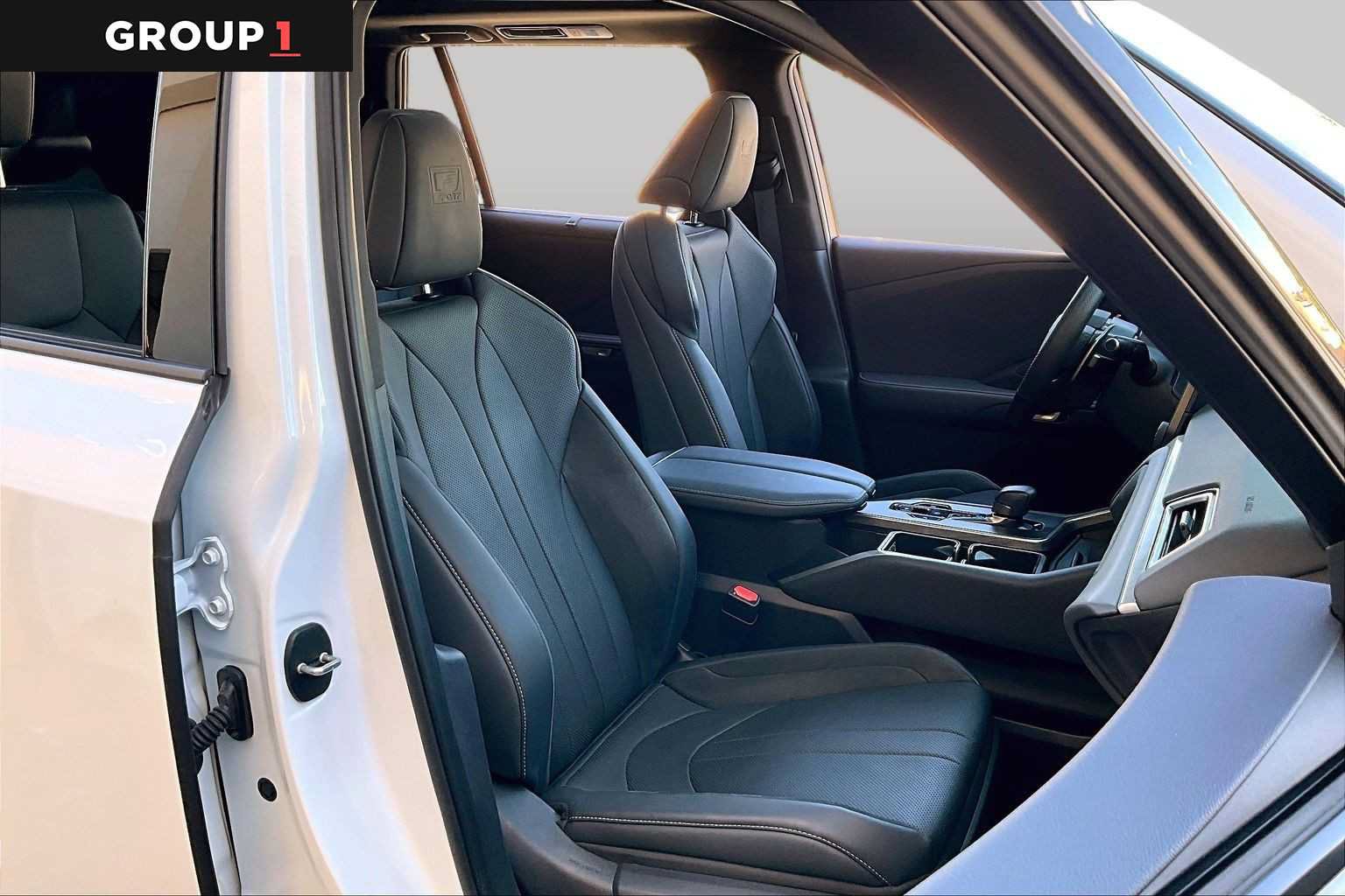 Used 2025 Lexus TX 500h AWD w/ Technology Package image 9