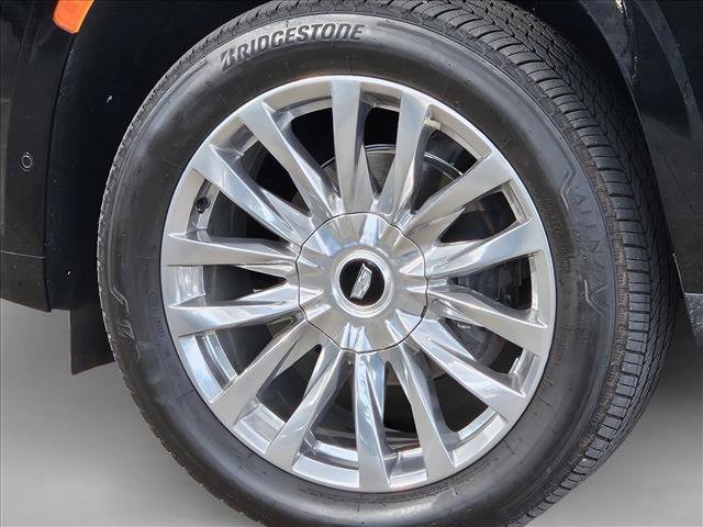 Used 2023 Cadillac Escalade ESV Premium Luxury AWD/4WD image 9