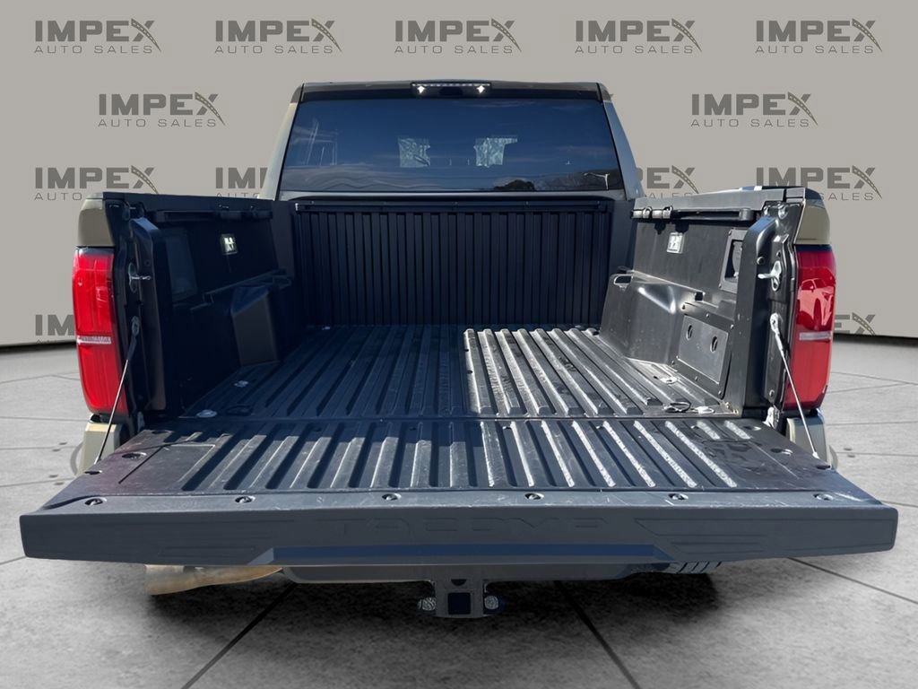 Used 2025 Toyota Tacoma TRD Sport AWD/4WD image 28