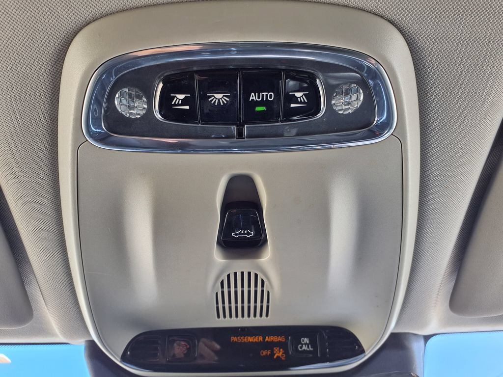 Used 2019 Volvo XC60 T5 Momentum w/ Multimedia Package AWD/4WD image 25