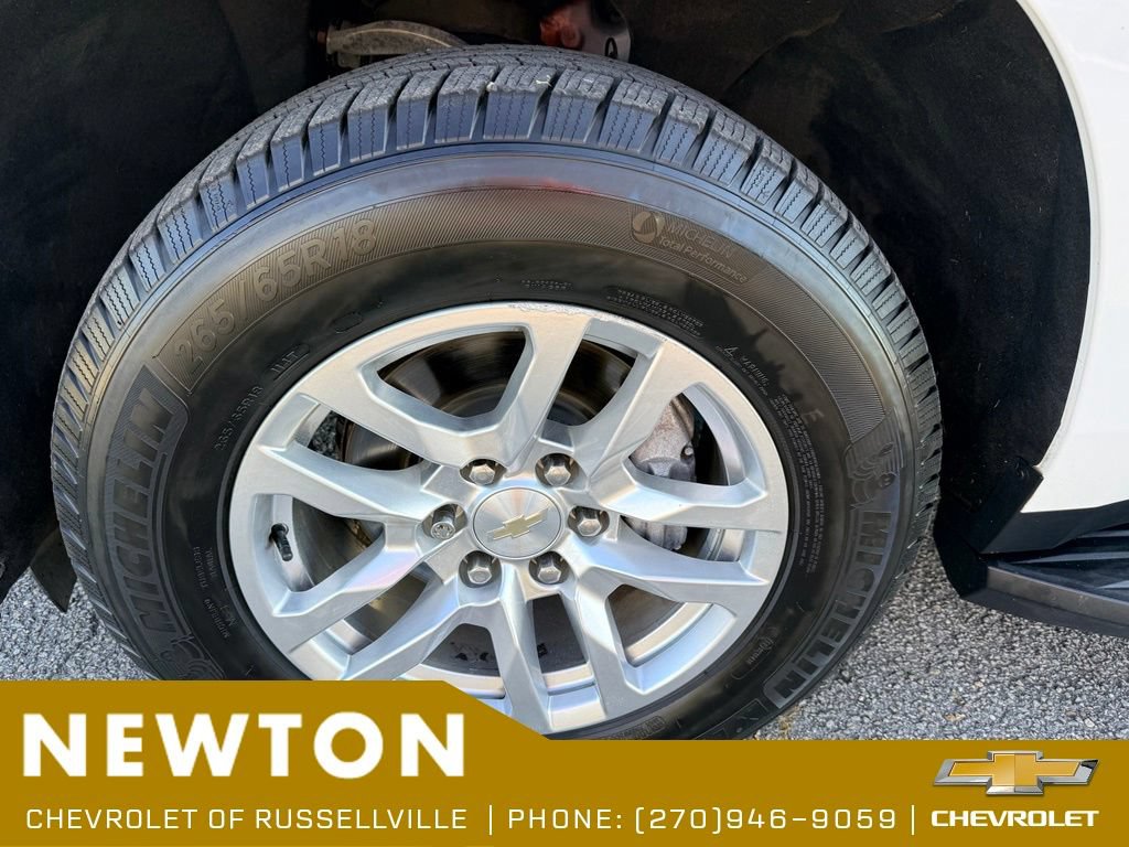 Used 2022 Chevrolet Suburban LT RWD image 31