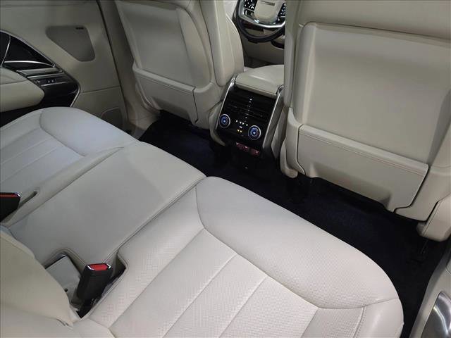 Used 2023 Land Rover Range Rover Long Wheelbase SE AWD/4WD image 11