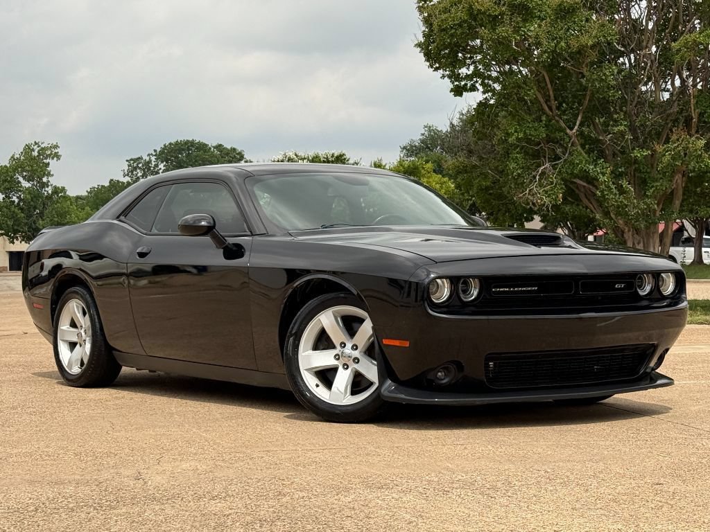 Used 2021 Dodge Challenger GT RWD image 2