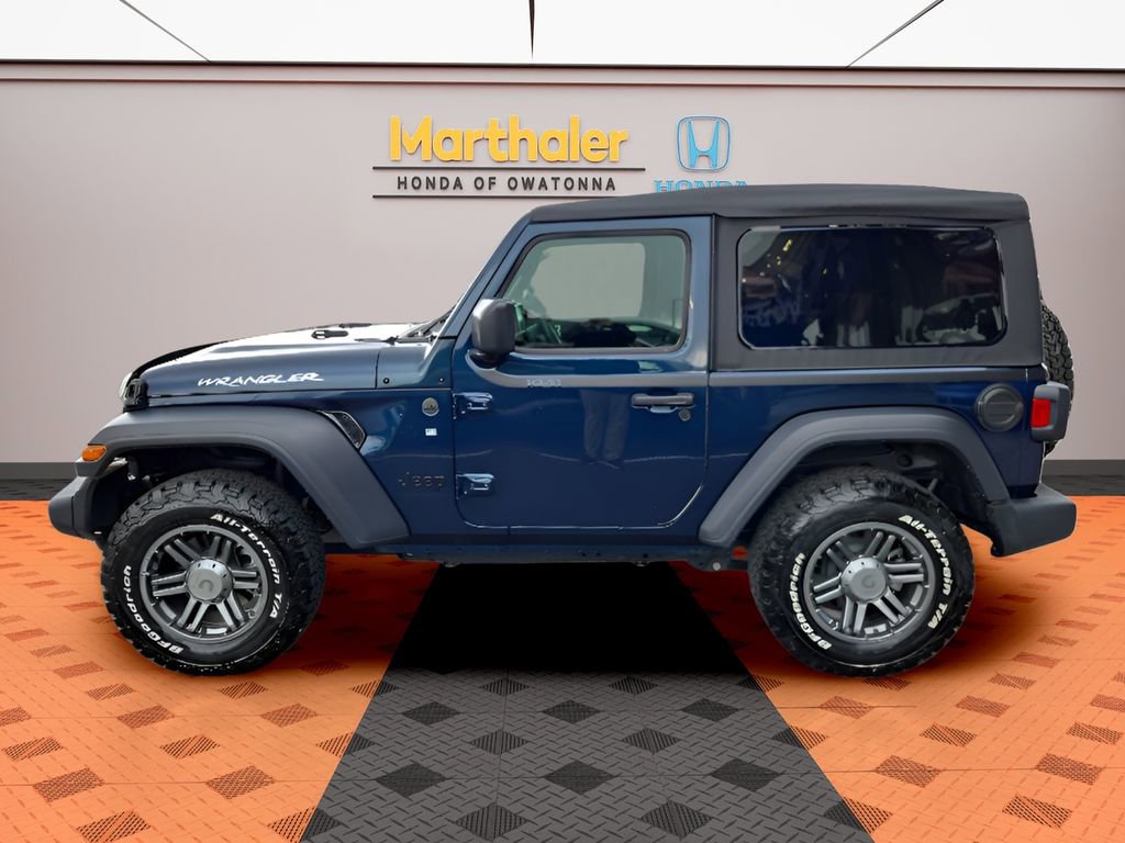 Used 2025 Jeep Wrangler Sport AWD/4WD image 2