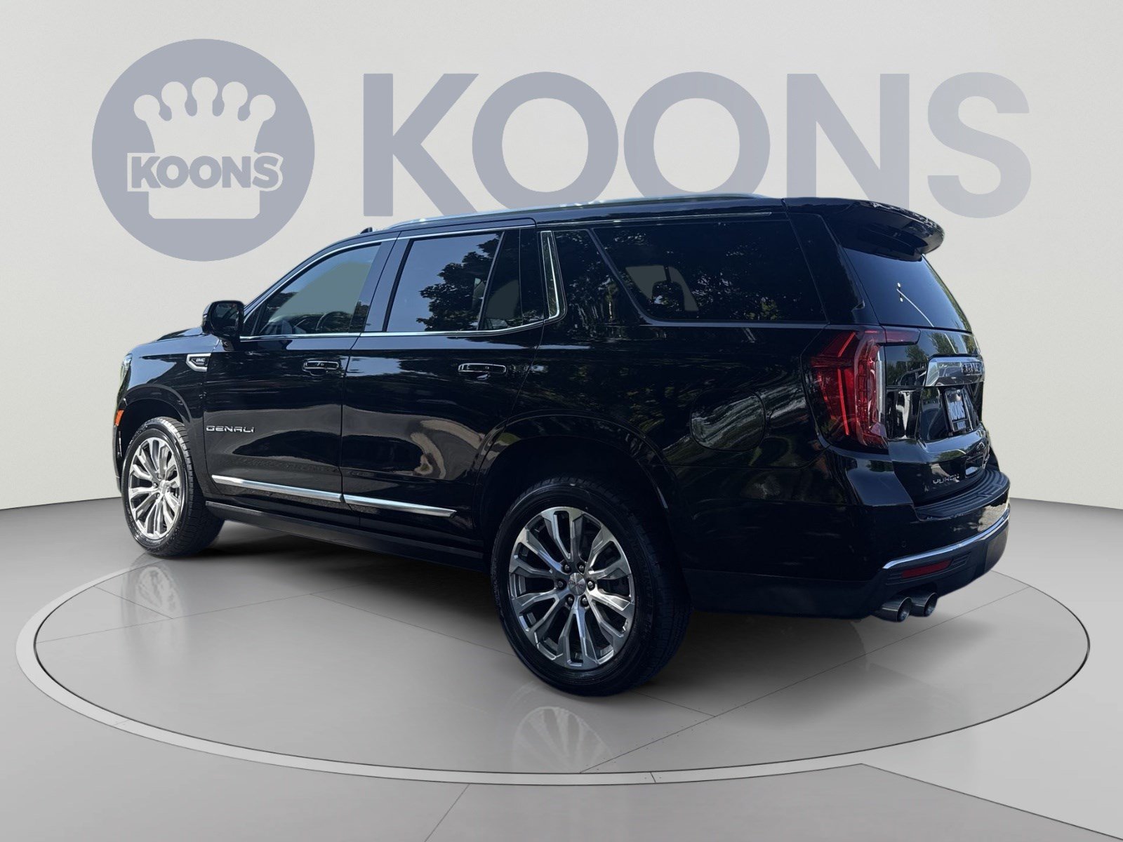 Used 2021 GMC Yukon Denali w/ Denali Premium Package AWD/4WD image 4