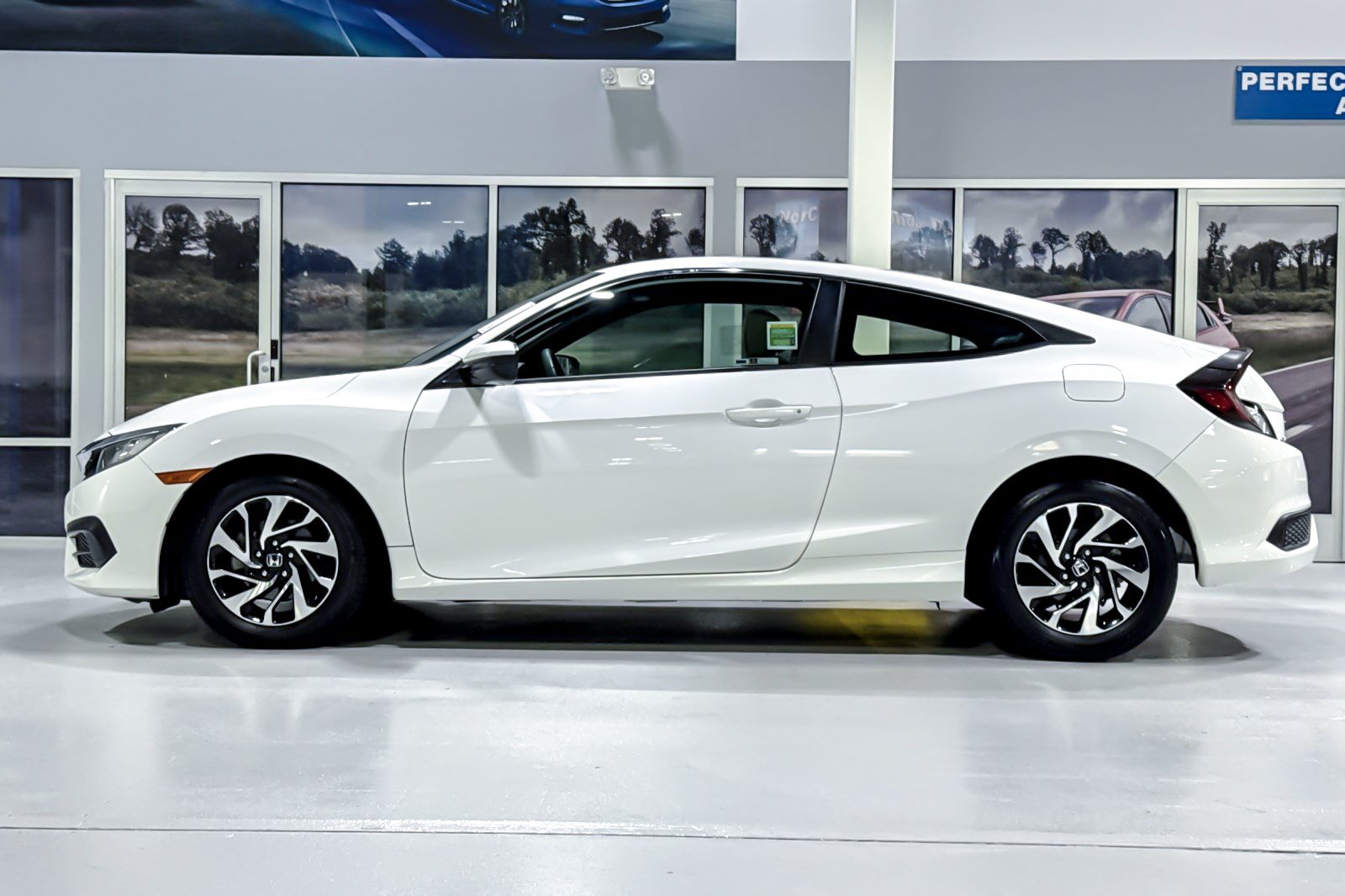 Used 2018 Honda Civic LX image 2