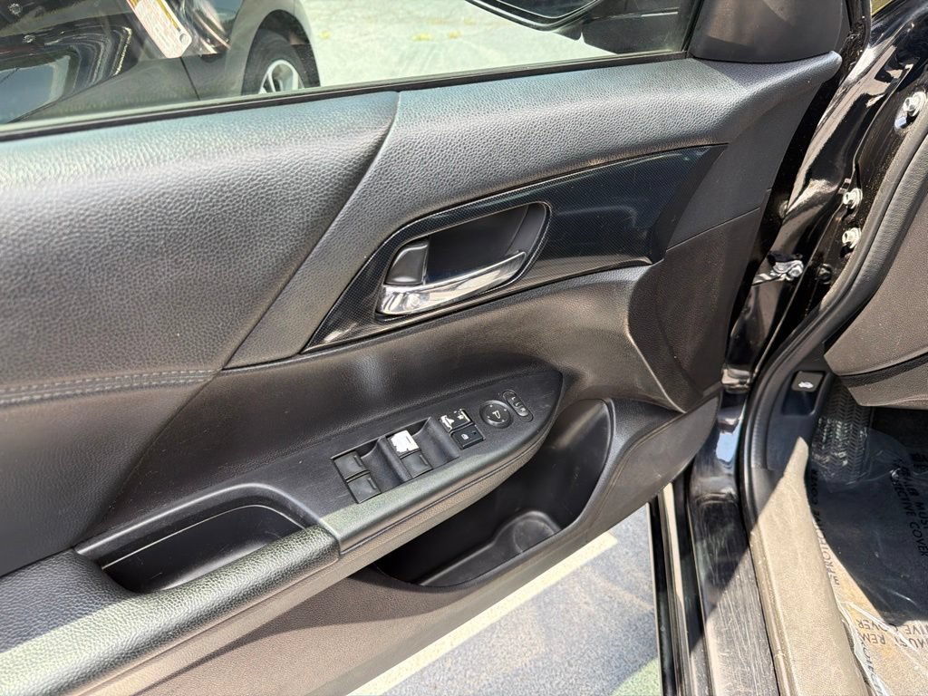 Used 2015 Honda Accord Sport image 5