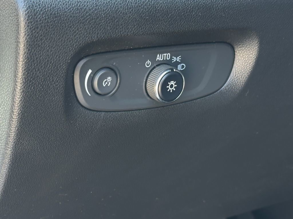Used 2022 Chevrolet Traverse High Country image 21