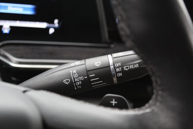 Used 2022 Cadillac Escalade Premium Luxury image 18