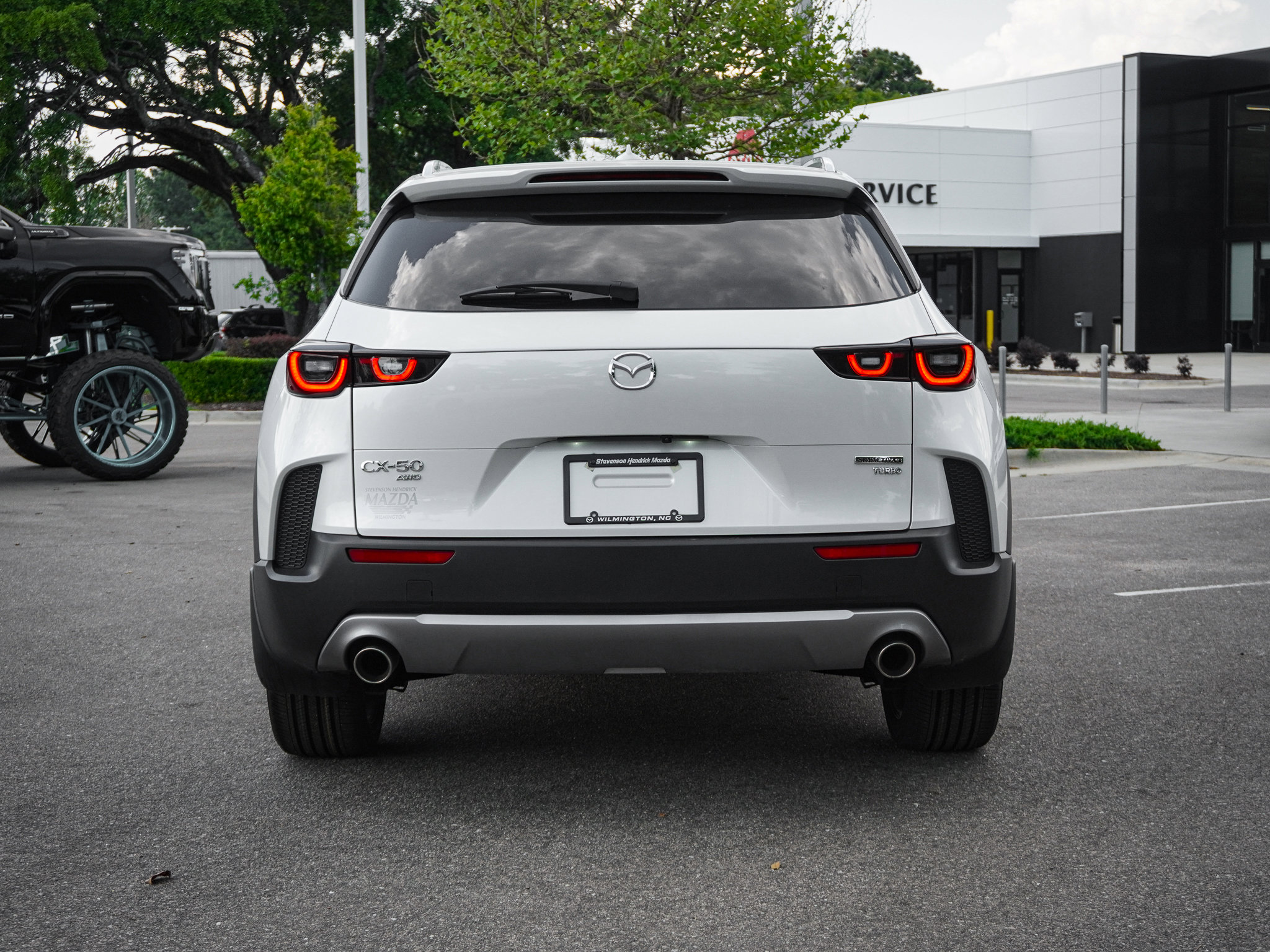 Used 2025 MAZDA CX-50 AWD 2.5 Turbo w/ Premium Pkg image 9