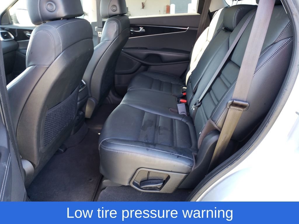 Used 2017 Kia Sorento LX w/ LX Convenience Package image 26