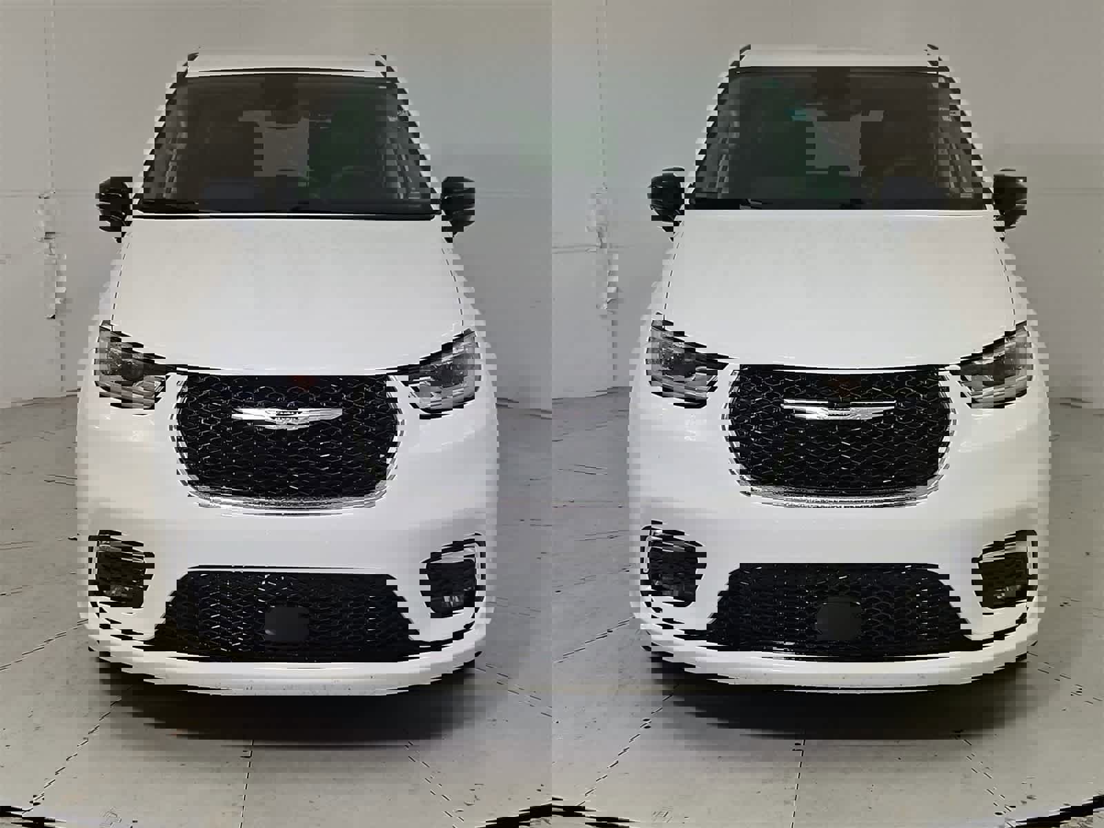 Used 2024 Chrysler Pacifica Touring-L image 9