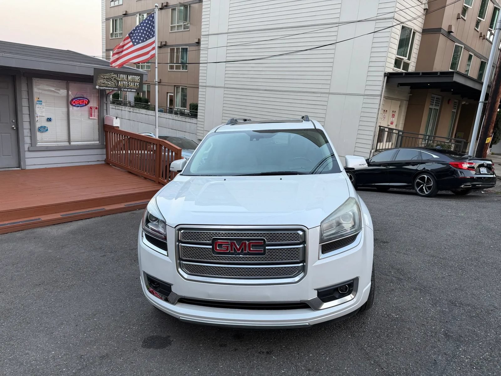 Used 2016 GMC Acadia Denali FWD image 2