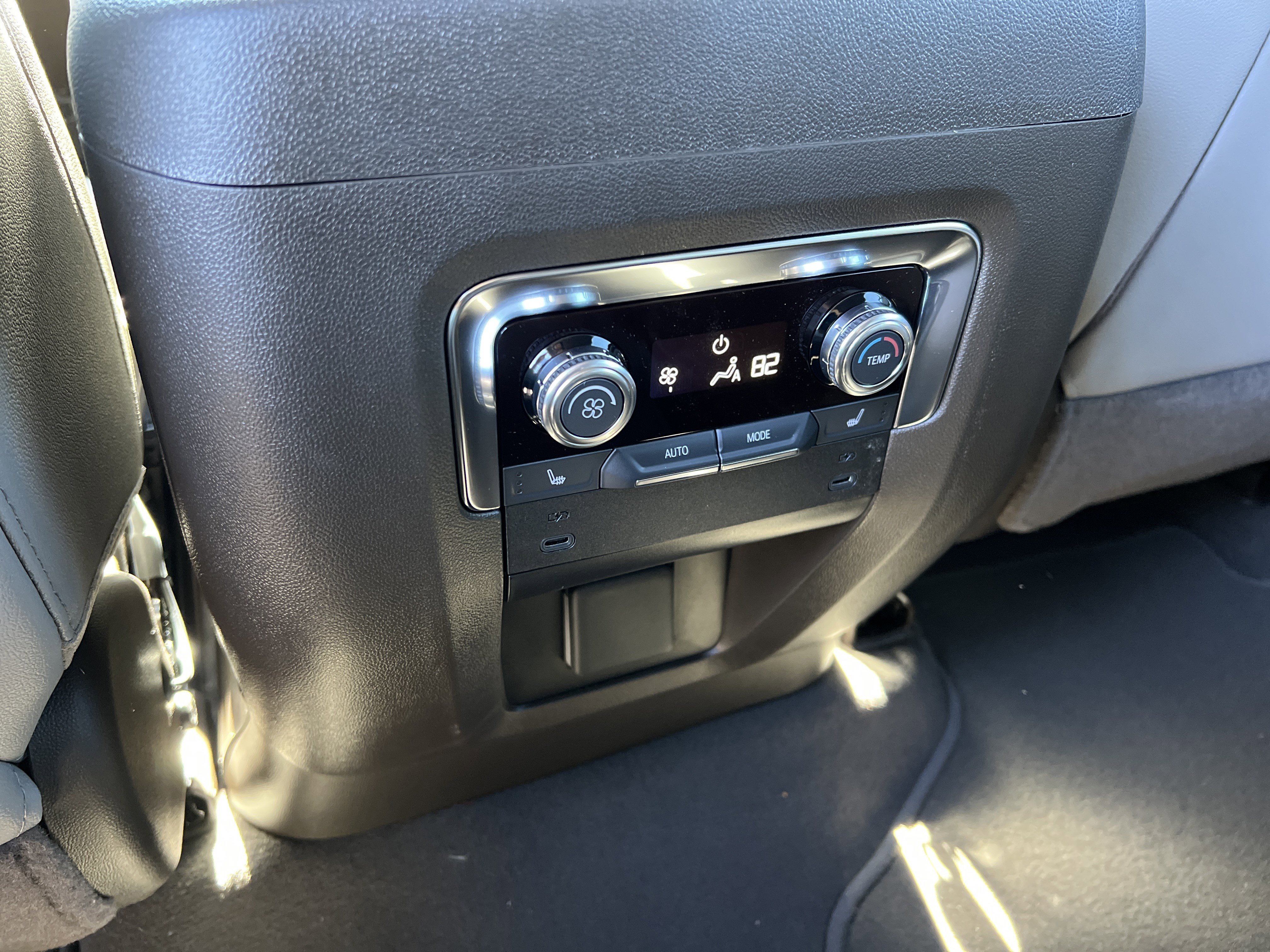 New 2026 GMC Yukon XL Elevation image 27