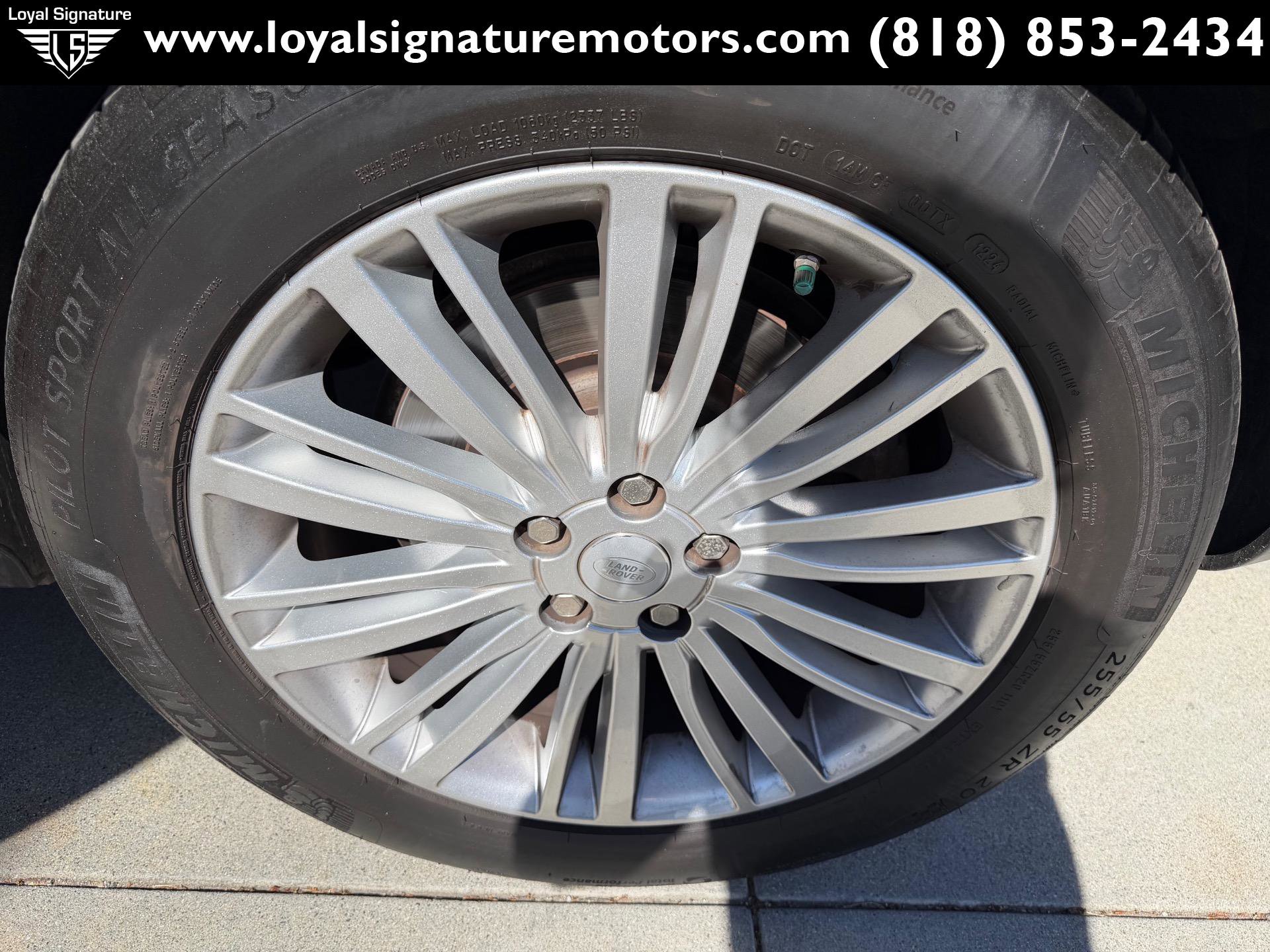 Used 2017 Land Rover Discovery SE image 34