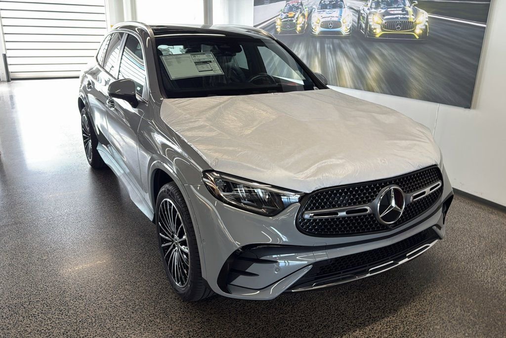 Used 2026 Mercedes-Benz GLC 300 4MATIC image 2