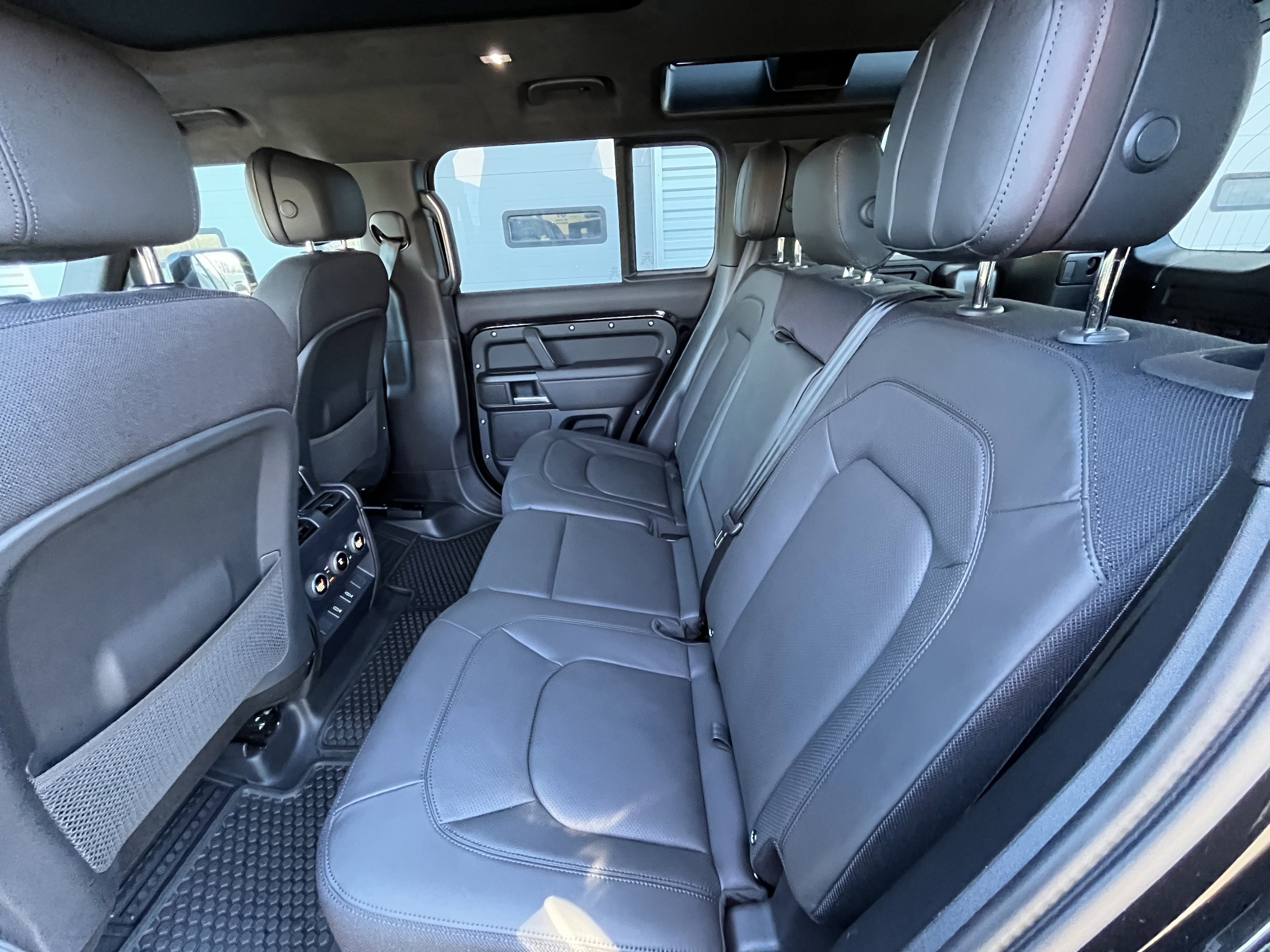 Certified 2026 Land Rover Defender 110 V8 image 30