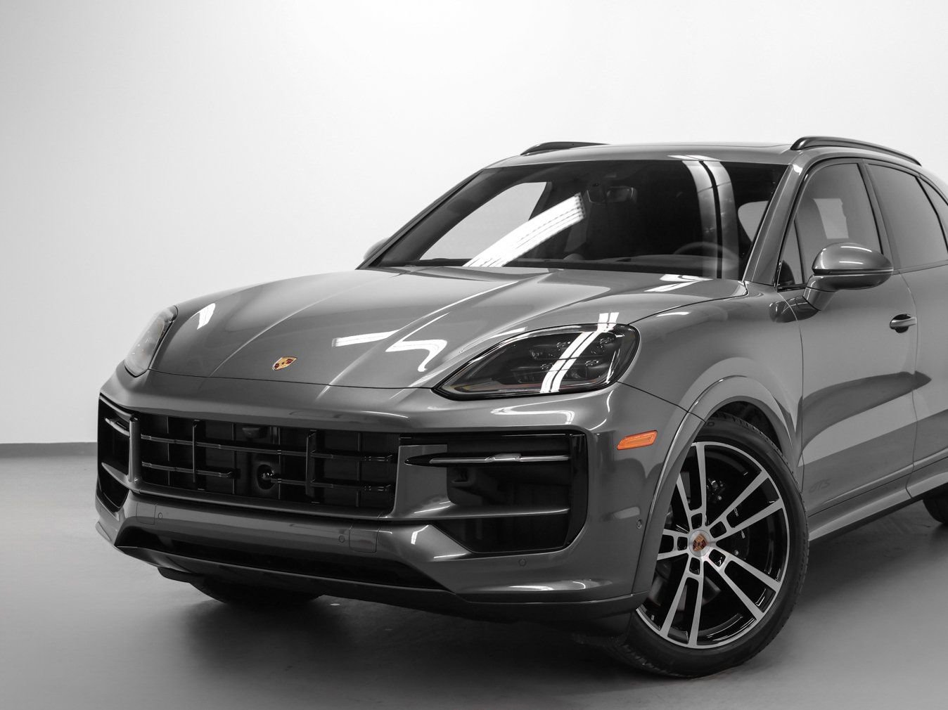 New 2026 Porsche Cayenne GTS image 7