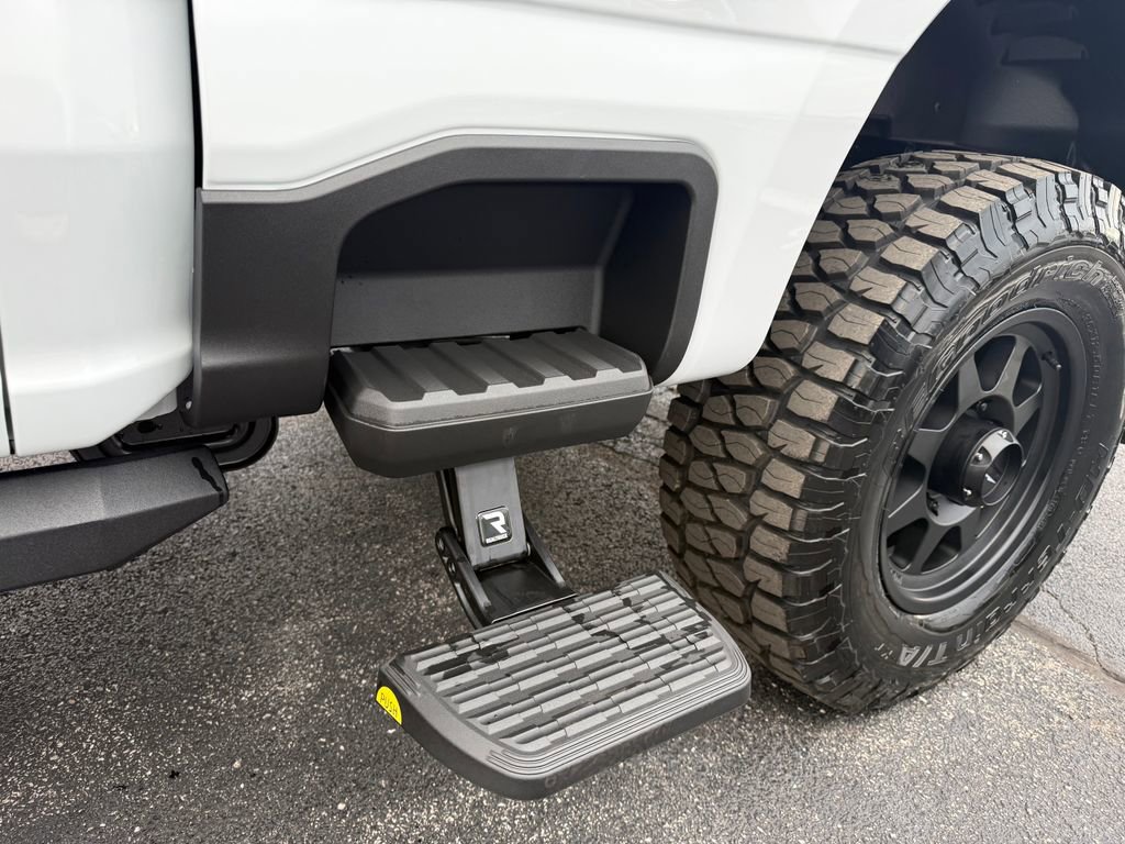 New 2026 Ford F250 Lariat w/ Black Appearance Package image 43