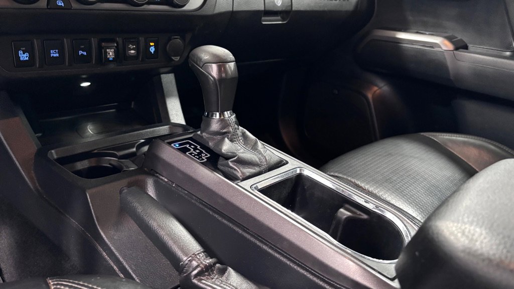 Used 2019 Toyota Tacoma TRD Sport AWD/4WD image 15