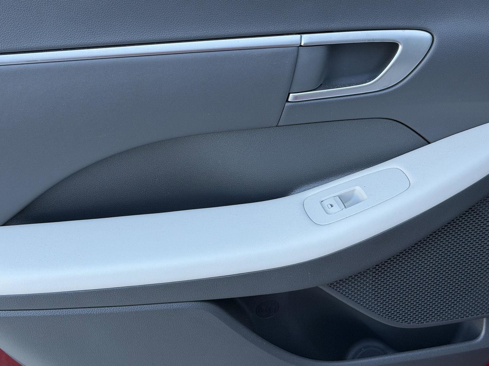 Certified 2024 Hyundai Sonata SEL w/ Convenience Package image 10