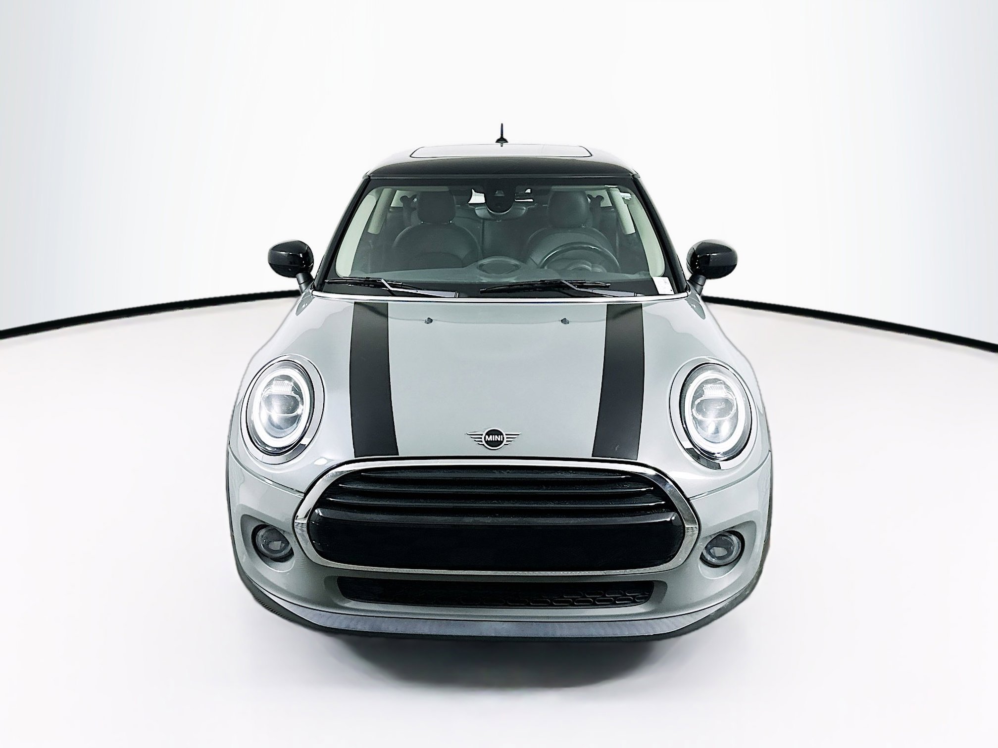 Used 2020 MINI Cooper 2-Door Hardtop image 2
