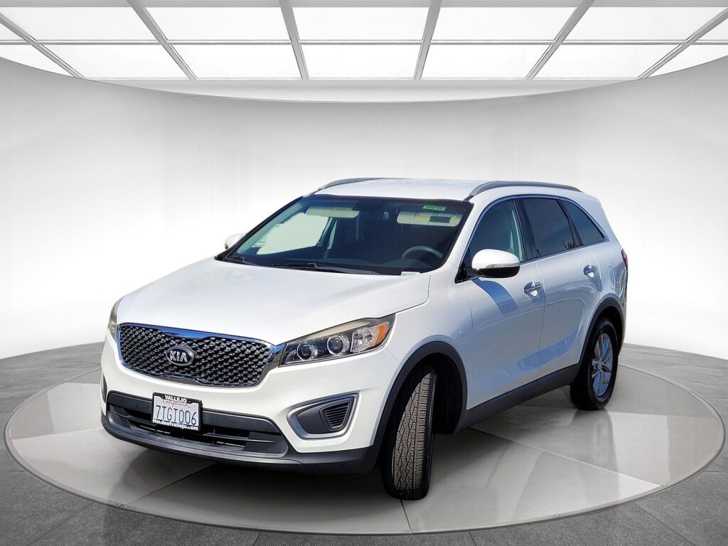 Used 2016 Kia Sorento LX image 7