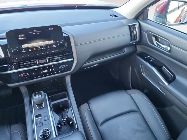 Used 2023 Nissan Pathfinder SL w/ Lighting Package (N92) image 13