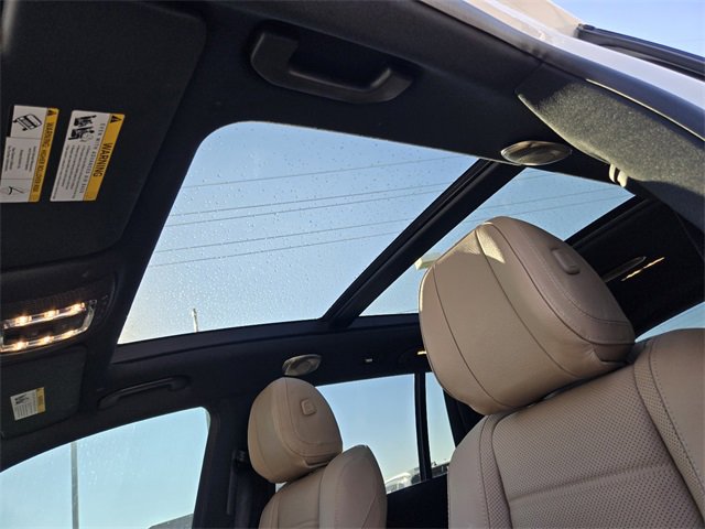 Used 2024 Mercedes-Benz GLS 580 4MATIC image 7