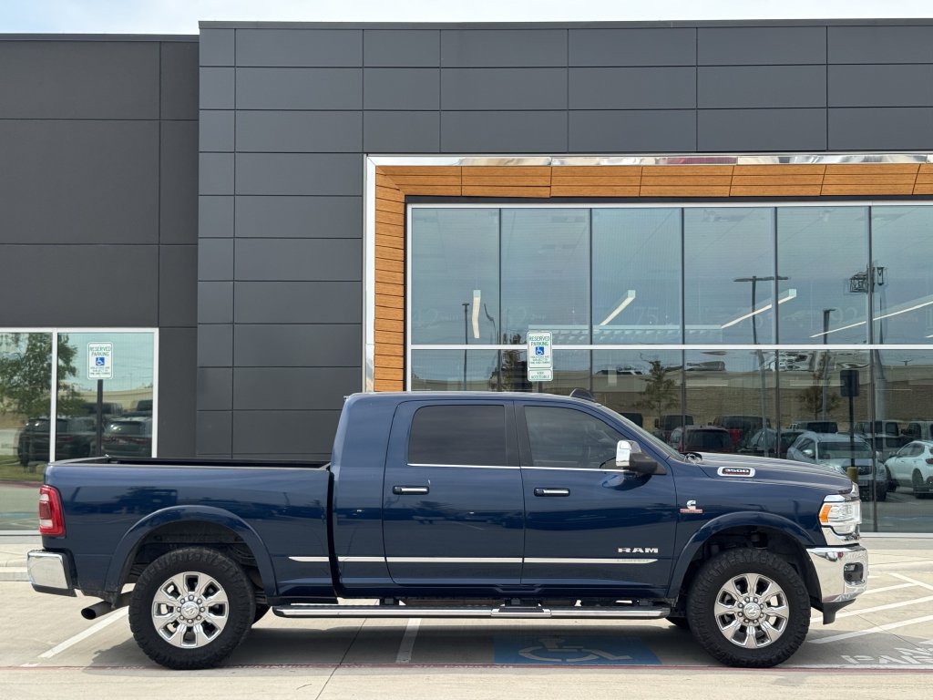 Used 2022 RAM 3500 Limited AWD/4WD image 3