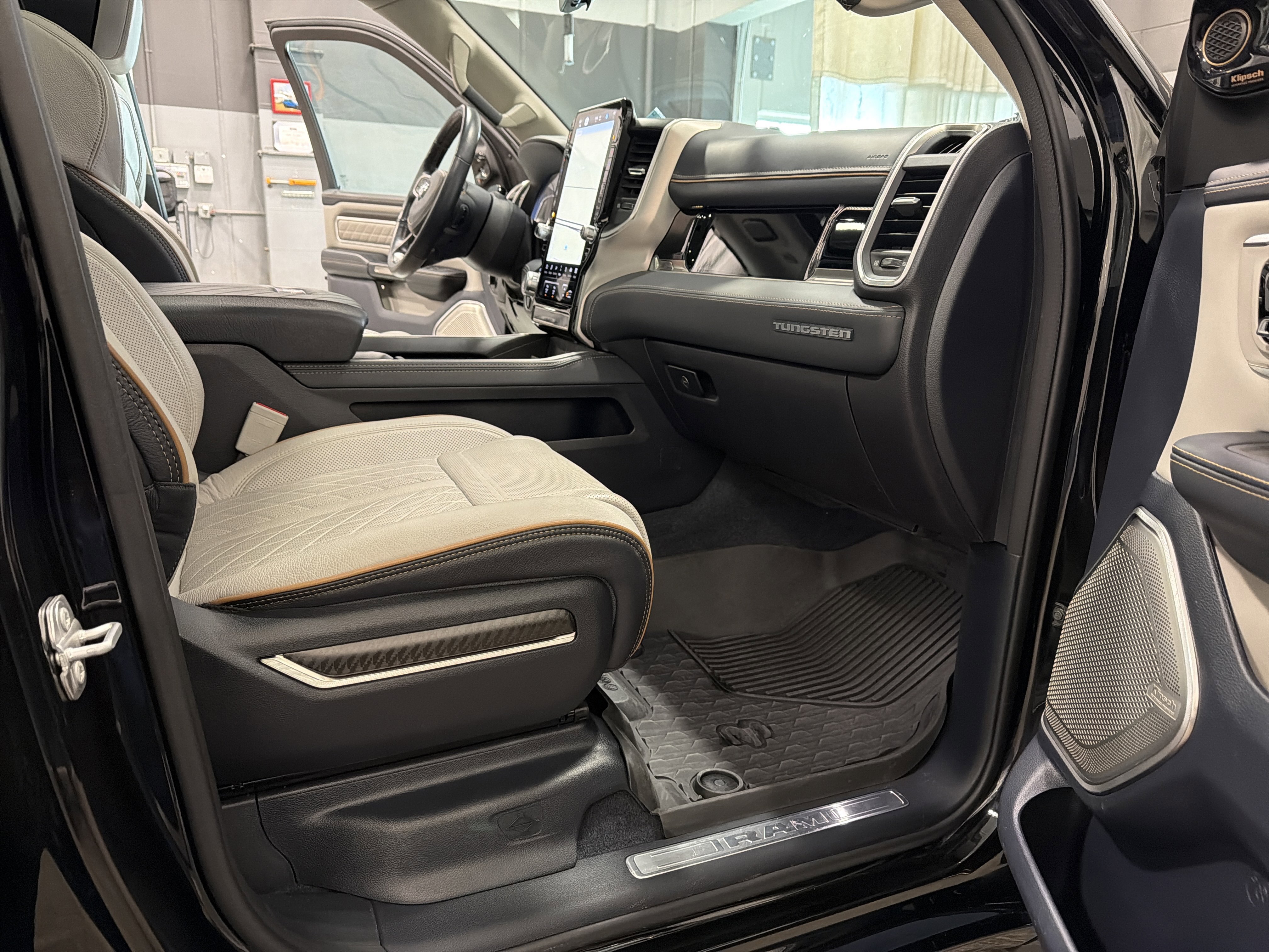 Used 2025 RAM 1500 Tungsten image 29