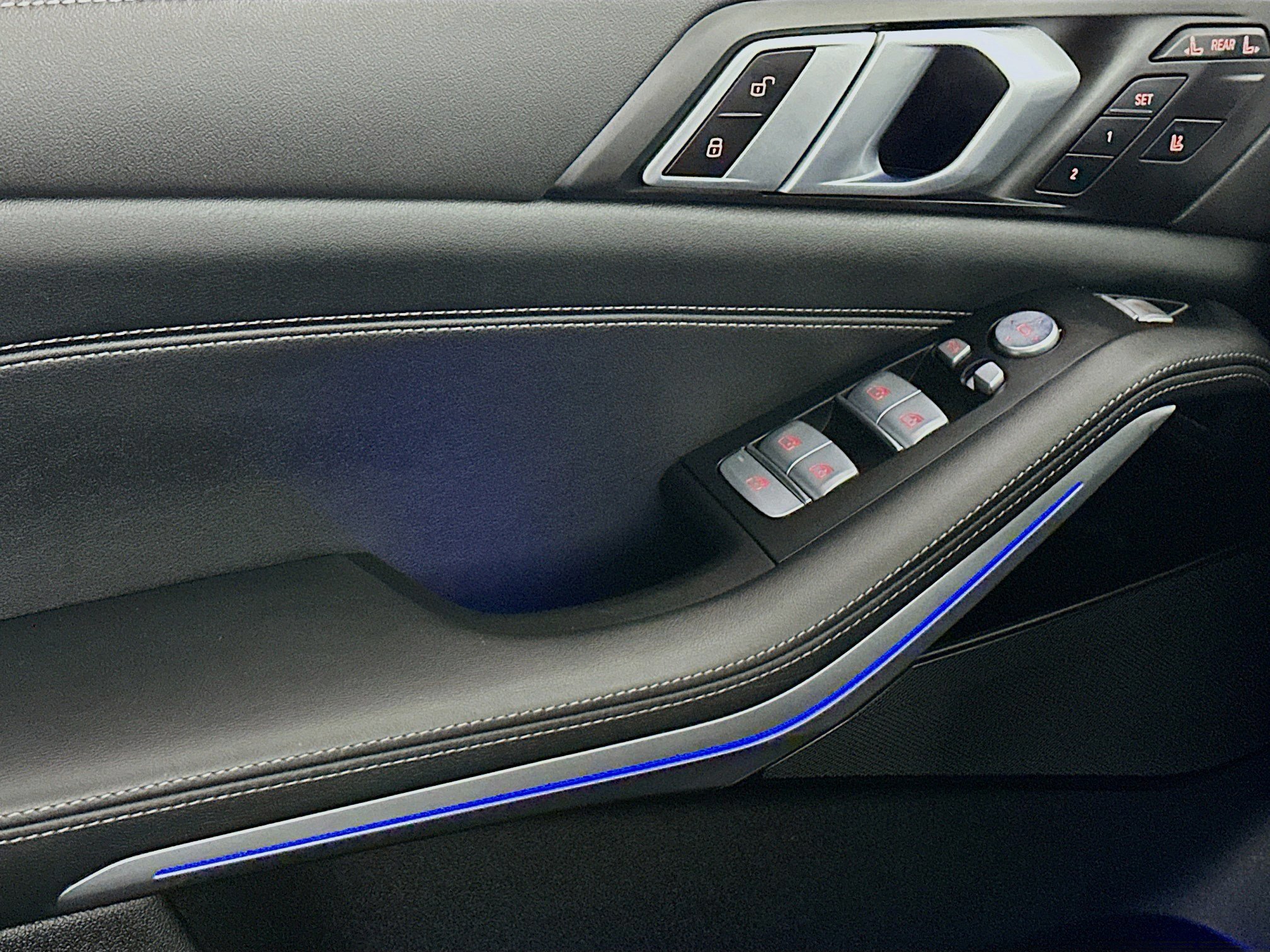 Used 2024 BMW X7 xDrive40i w/ M Sport Package image 15