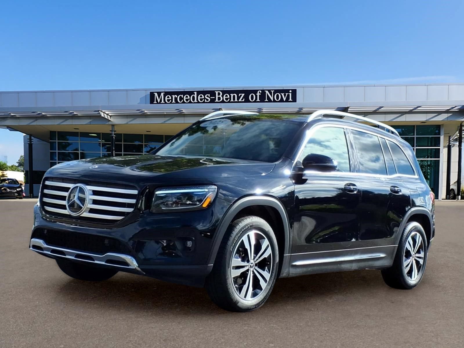 Certified 2025 Mercedes-Benz GLB 250 4MATIC image 1