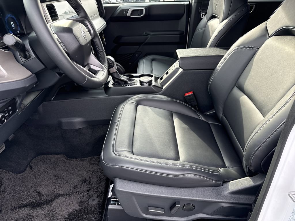 New 2025 Ford Bronco Outer Banks w/ Sasquatch Package image 9
