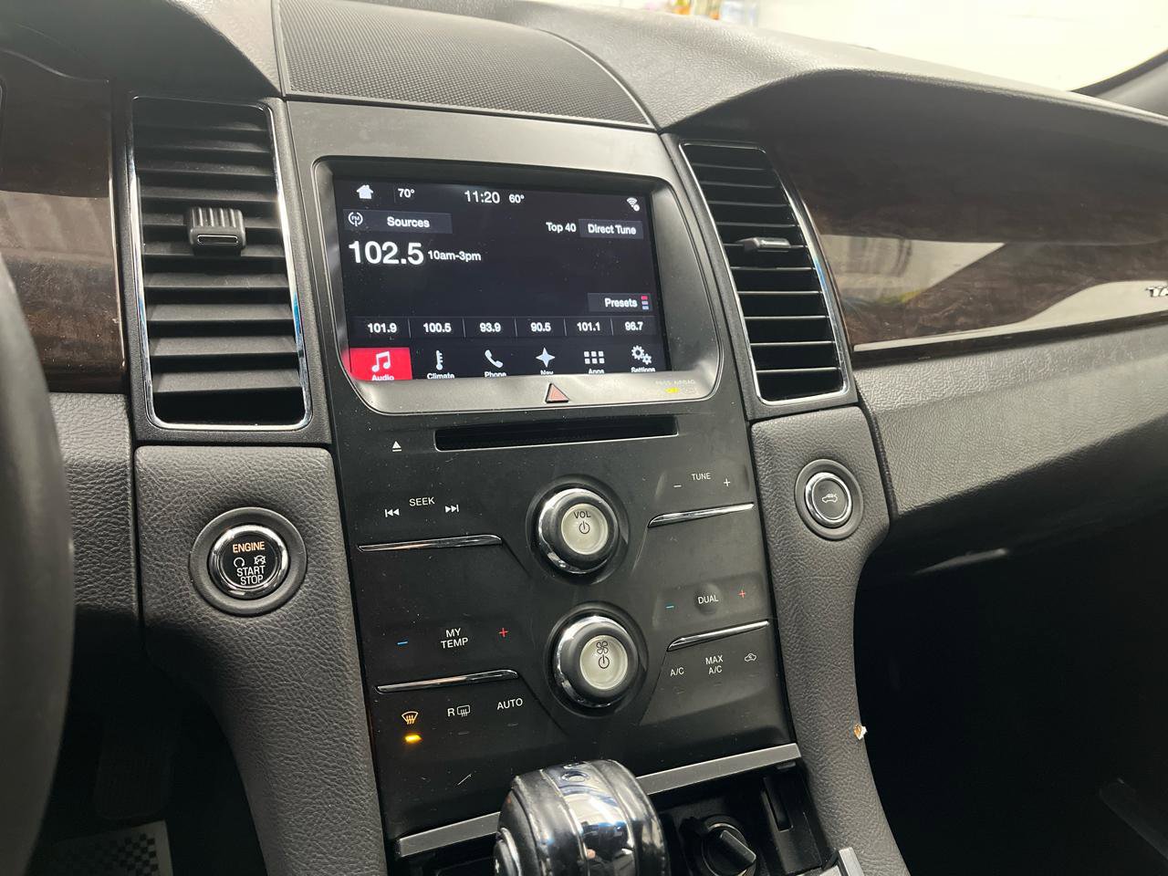 Used 2016 Ford Taurus Limited FWD image 10