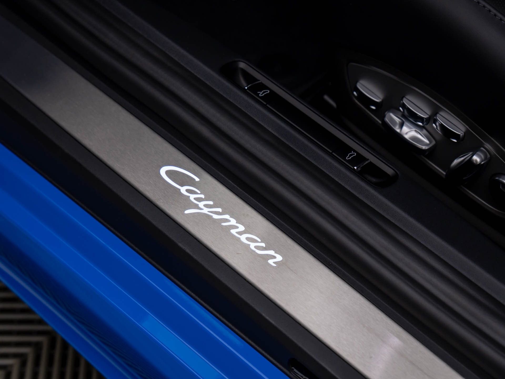 New 2025 Porsche 718 Cayman image 15