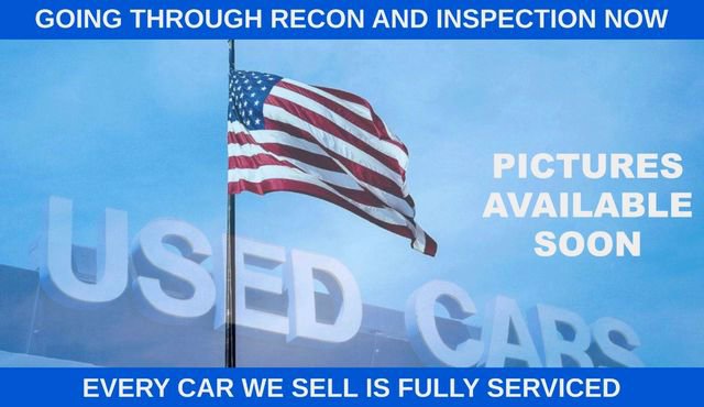 Used 2017 Ford Fusion SE w/ Equipment Group 602A image 2