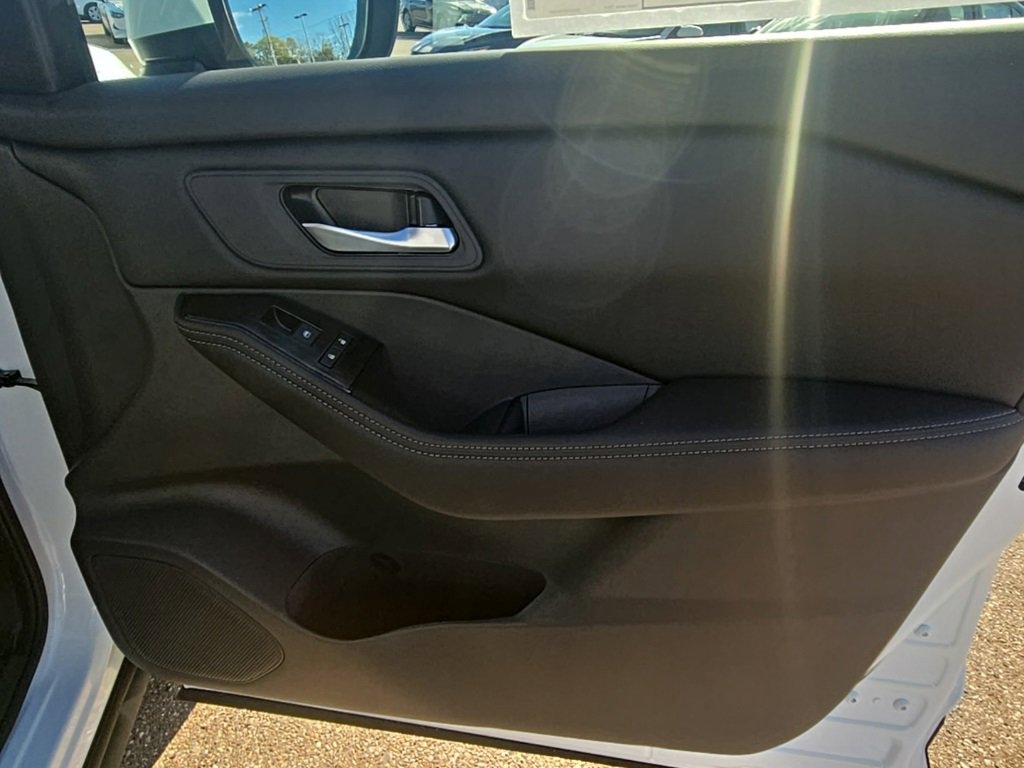 New 2026 Nissan Rogue SV image 27