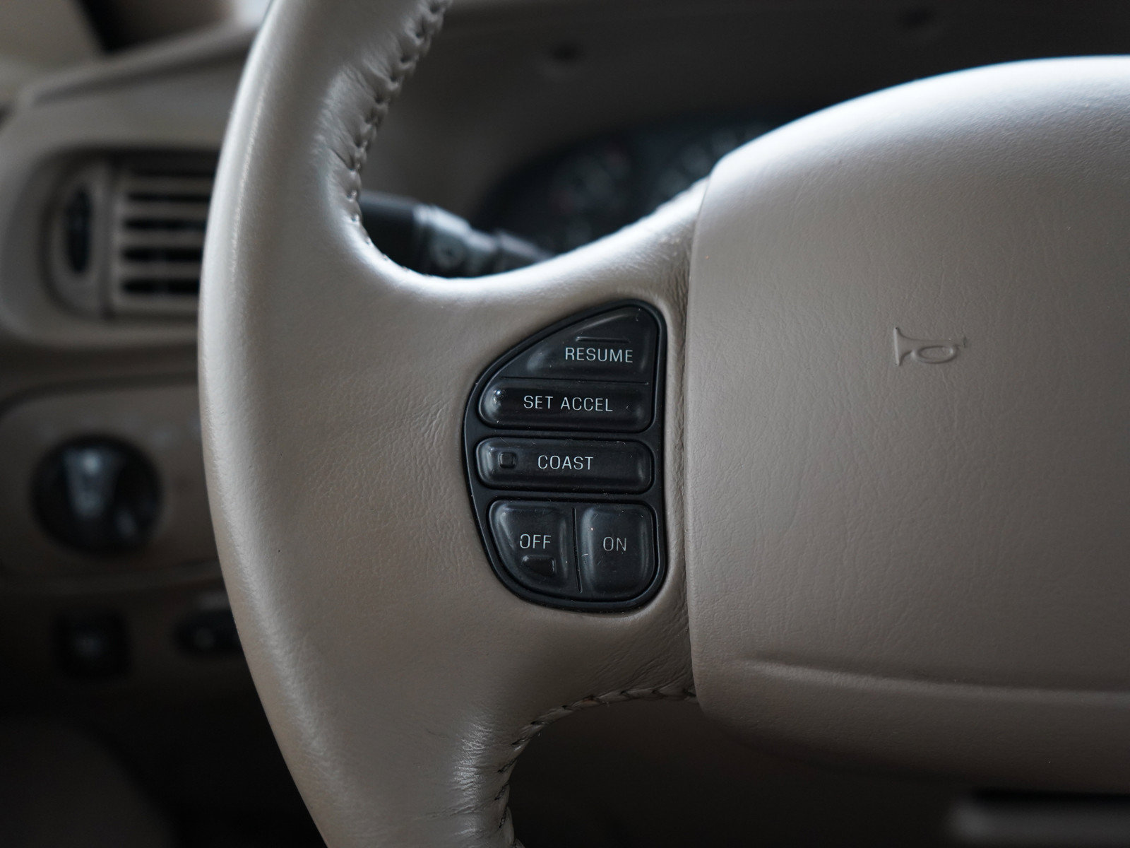 Used 2002 Lincoln Navigator 4WD image 27