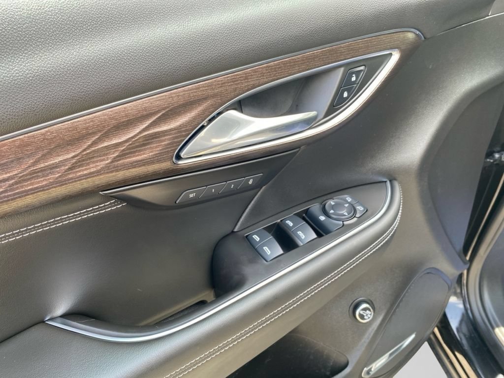 Used 2023 Buick Envision Avenir AWD/4WD image 18
