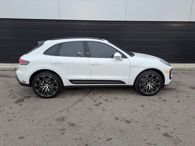 Certified 2023 Porsche Macan image 8