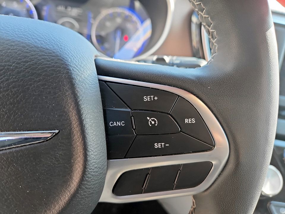 Used 2023 Chrysler Voyager LX image 16