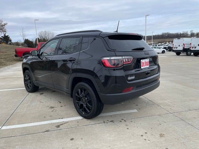 New 2026 Jeep Compass Latitude AWD/4WD image 3