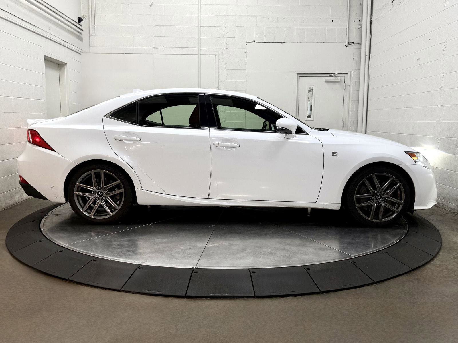 Used 2016 Lexus IS 300 AWD image 9