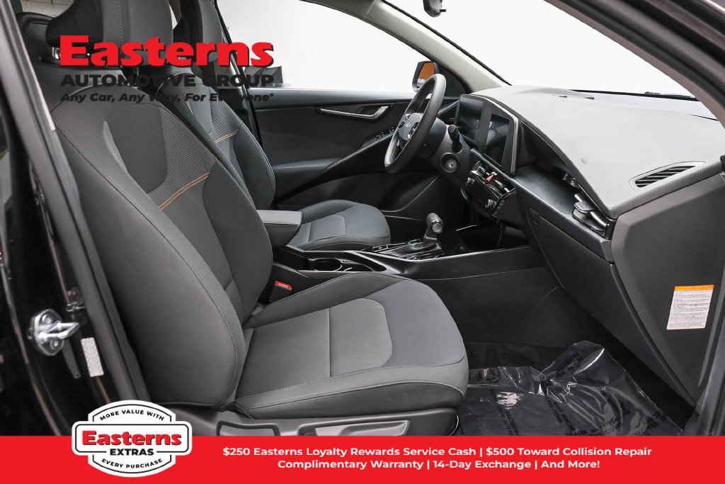 Used 2024 Kia Niro LX FWD image 24