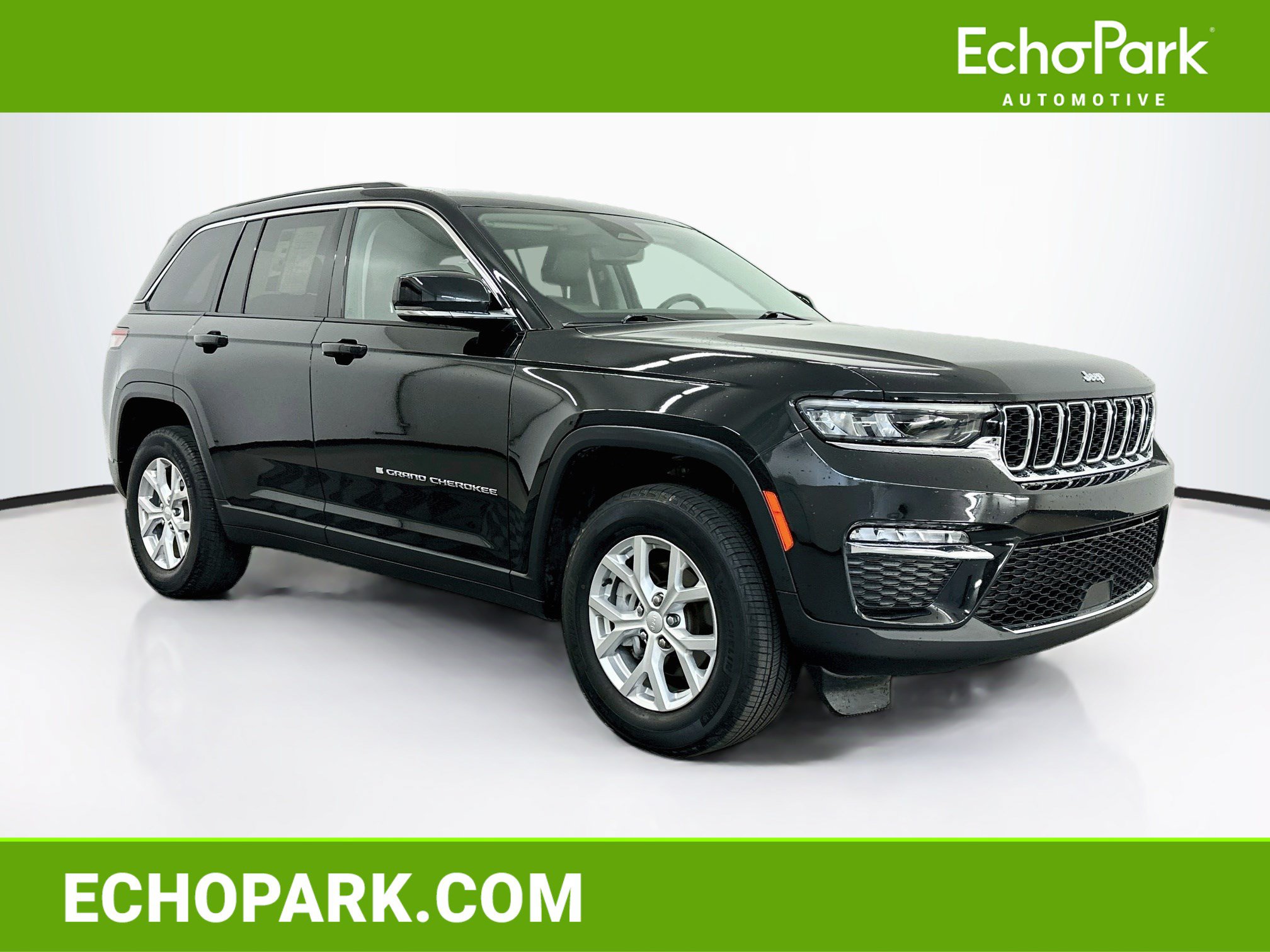 Used 2023 Jeep Grand Cherokee Limited AWD/4WD image 1