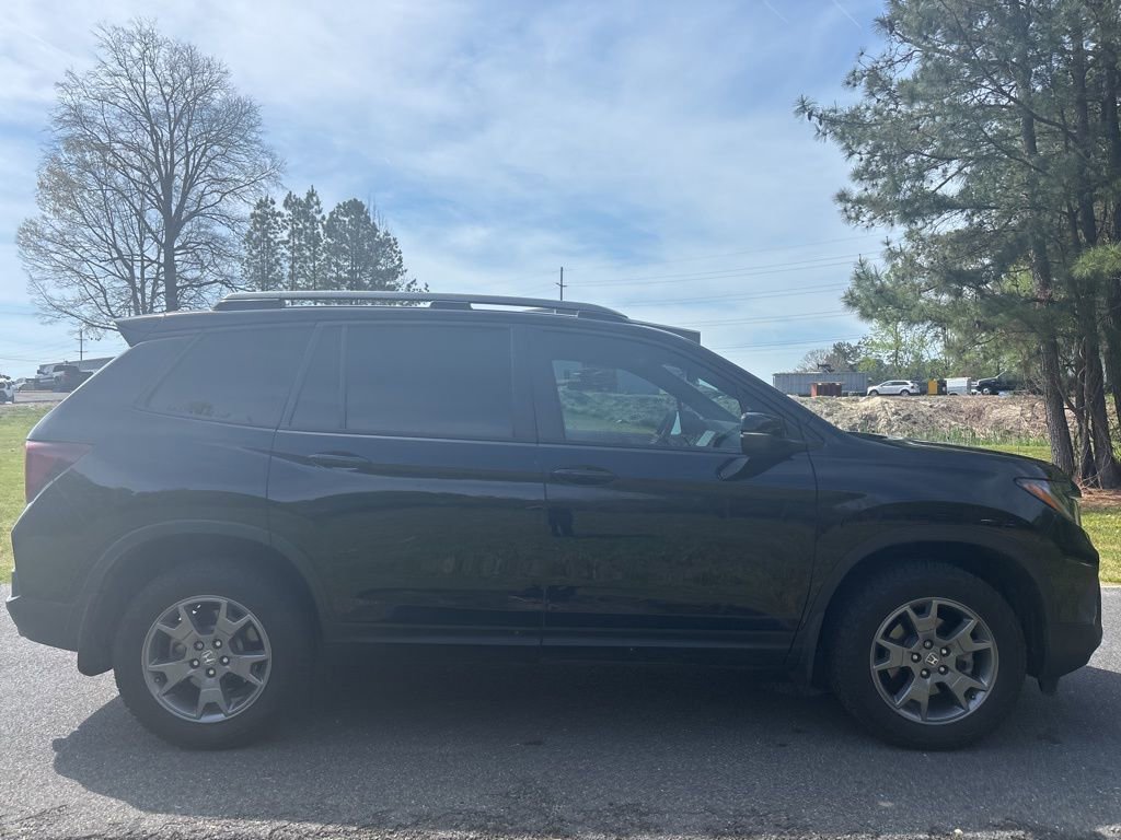 Used 2025 Honda Passport TrailSport image 4