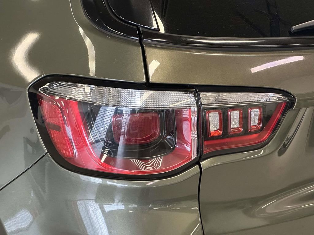 Used 2017 Jeep Compass Sport w/ Cold Weather Group AWD/4WD image 11