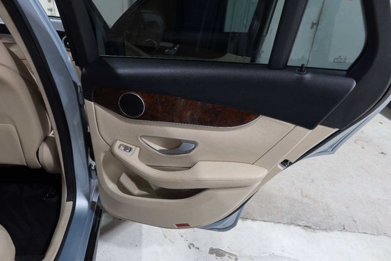 Used 2018 Mercedes-Benz GLC 300 image 30